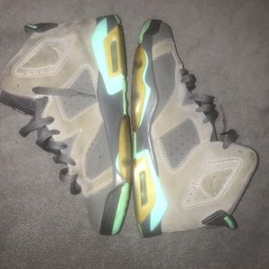 Jordan 6 glow
